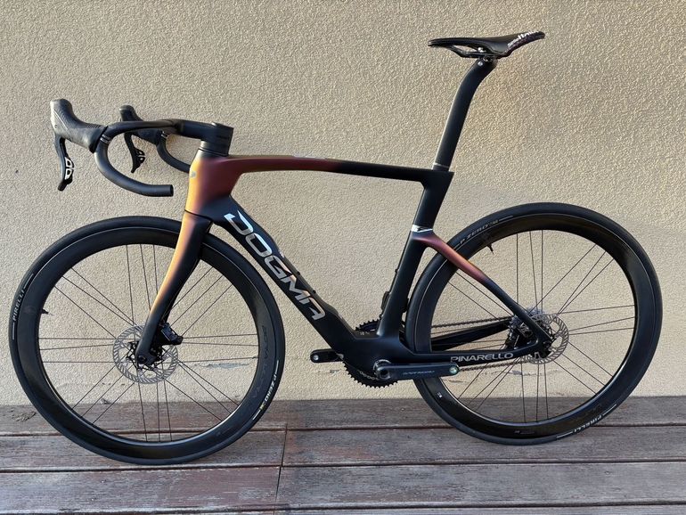 Used Pinarello DOGMA F | Size 550 | 180 - 186cm 2025 Road & Gravel — image 2 of 14