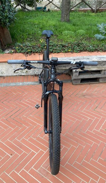Used Trek Procaliber 9.5 2024 2024 Mountainbike, Black, 29 — image 2 of 17