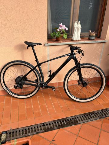 Used Trek Procaliber 9.5 2024 2024 Mountainbike, Black, 29 — image 6 of 17