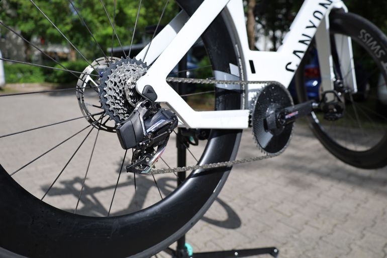 Used Canyon Speedmax CF SLX 8 AXS 2025 2025 Road & Gravel, White — image 4 of 5