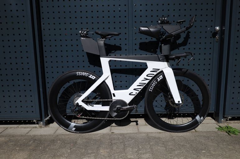 Used Canyon Speedmax CF SLX 8 AXS 2025 2025 Road & Gravel, White — image 1 of 5