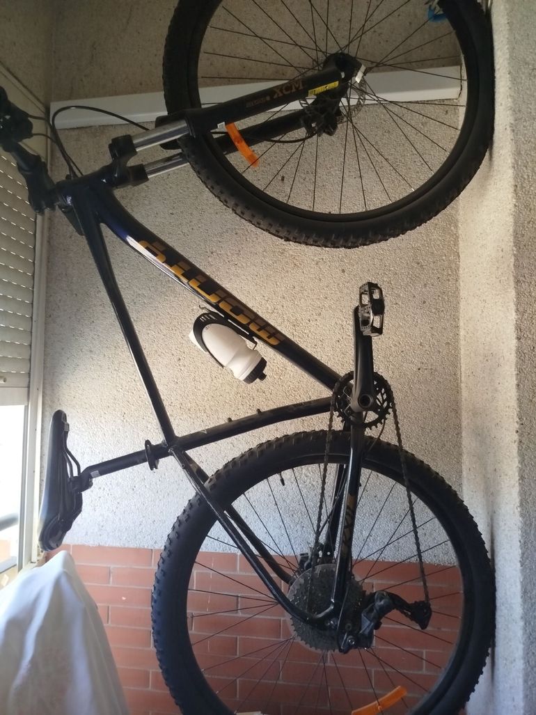 Used Monty Monty Custom Shimano Deore XT 2022 Mountainbike, Schwarz — image 1 of 4