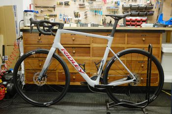 Used Ridley Grifn RS Road - Shimano 105 DI2 // 2x12s 2024 2024 Road & Gravel, Light Gray — image 8 of 8