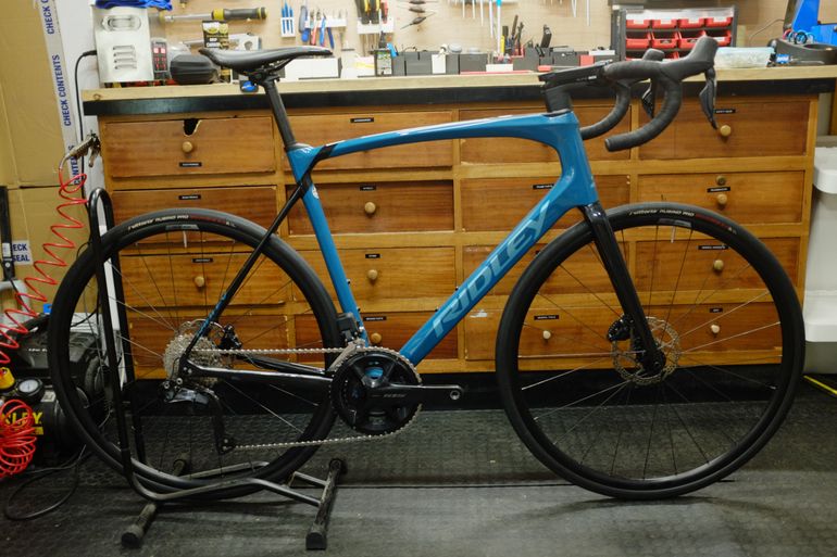 Used Ridley Fenix SLiC - Shimano 105 DI2 // 2x12s 2023 2023 Road & Gravel, Blue — image 1 of 9