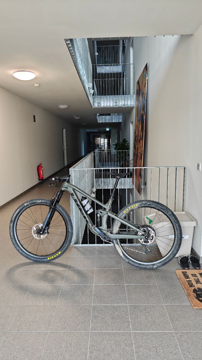 Used Trek Top Fuel 7 2023 2023 Mountainbike — image 2 of 3