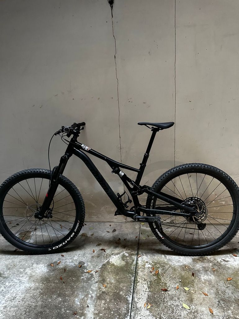 Used Specialized Stumpjumper Alloy 2021 2021 Mountainbike — image 2 of 10