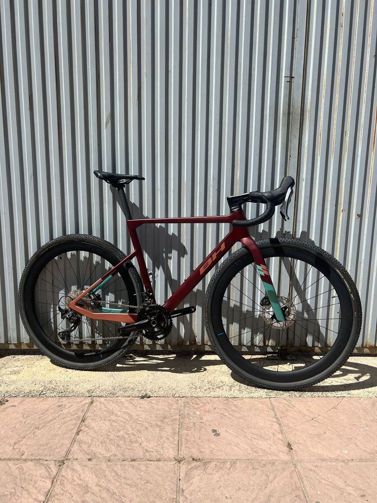 Used BH Bikes GRAVELX Shimano GRX 2026 Road & Gravel — image 1 of 3