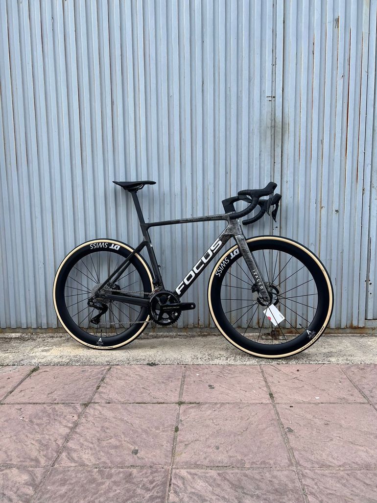 Used Focus IZALCO MAX 9.9 2026 2026 Road & Gravel, Light Gray — image 1 of 5