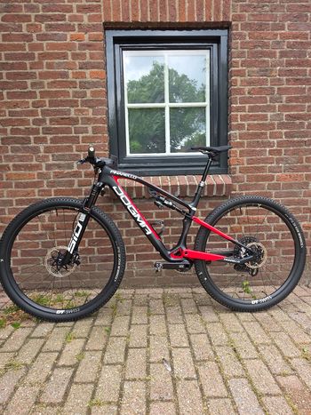Used Pinarello Dogma SRAM XX SL Eagle AXS (T-Type) 2025 Mountainbike — image 3 of 8