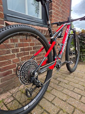 Used Pinarello Dogma SRAM XX SL Eagle AXS (T-Type) 2025 Mountainbike — image 2 of 8