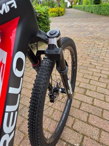 Used Pinarello Dogma SRAM XX SL Eagle AXS (T-Type) 2025 Mountainbike — image 6 of 8
