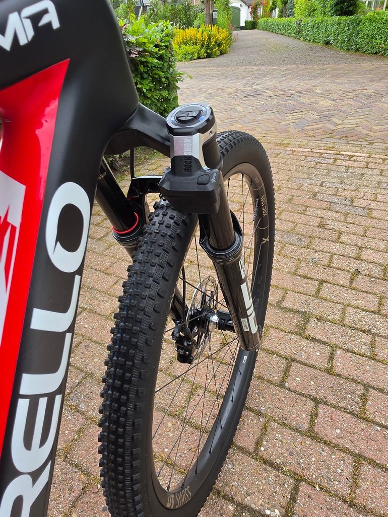 Used Pinarello Dogma SRAM XX SL Eagle AXS (T-Type) 2025 Mountainbike — image 6 of 8
