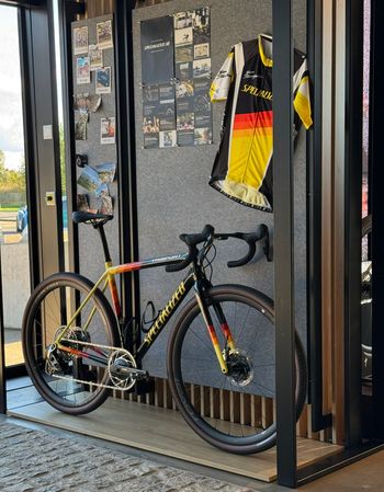 Used Specialized Crux SRAM Red eTap AXS 2024 Road & Gravel — image 3 of 3