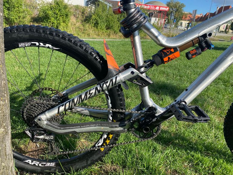 Used Commencal META AM V4.2 2017 2017 Mountainbike — image 3 of 5