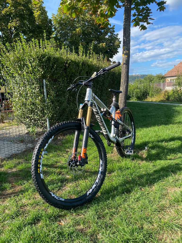 Used Commencal META AM V4.2 2017 2017 Mountainbike — image 1 of 5