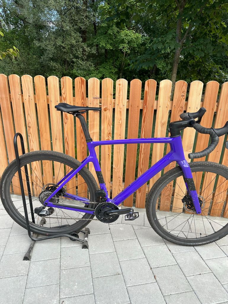 Used Scott Addict Gravel 10 2024 2024 Road & Gravel, Violett — image 1 of 4
