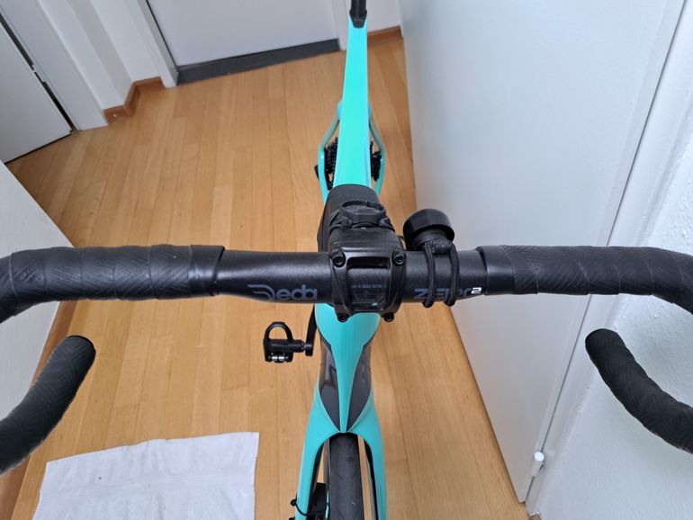 Used Bianchi Oltre Race 105 2025 2025 Road & Gravel, Green — image 8 of 8
