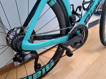 Used Bianchi Oltre Race 105 2025 2025 Road & Gravel, Green — image 4 of 8