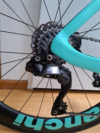 Used Bianchi Oltre Race 105 2025 2025 Road & Gravel, Green — image 6 of 8