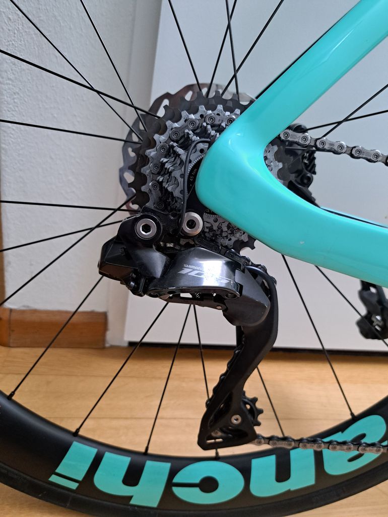 Used Bianchi Oltre Race 105 2025 2025 Road & Gravel, Green — image 6 of 8