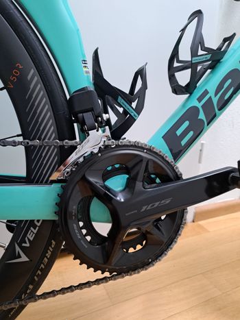 Used Bianchi Oltre Race 105 2025 2025 Road & Gravel, Green — image 5 of 8