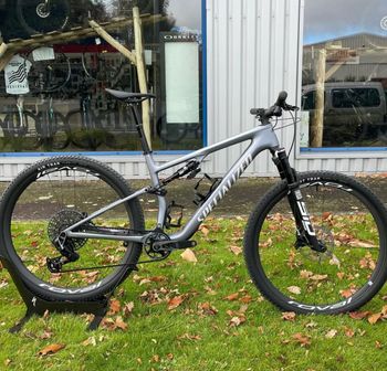 Used Specialized Epic 8 Pro 2026 2026 Mountainbike, Hellgrau, 29 — image 2 of 6