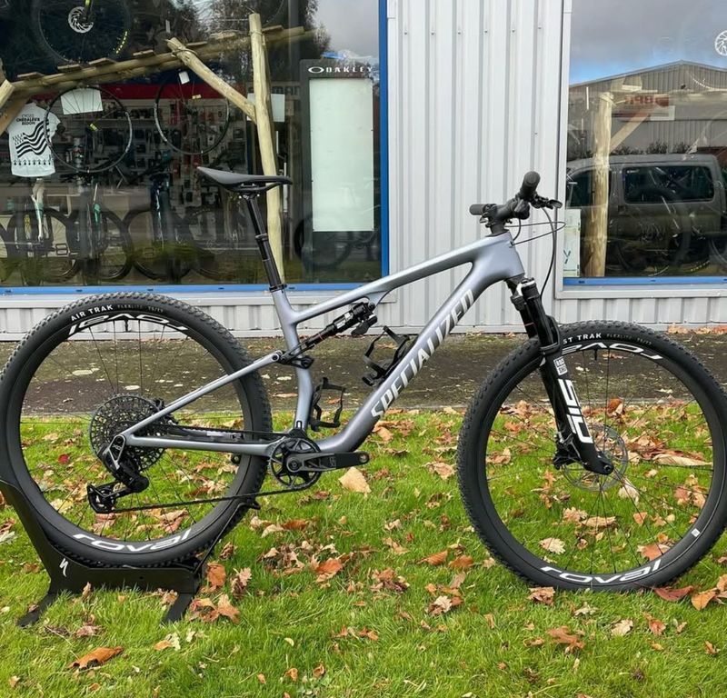 Used Specialized Epic 8 Pro 2026 2026 Mountainbike, Light Gray, 29 — image 2 of 6