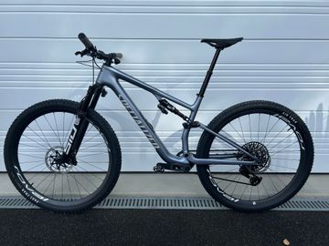 Used Specialized Epic 8 Pro 2026 2026 Mountainbike, Light Gray, 29 — image 3 of 6