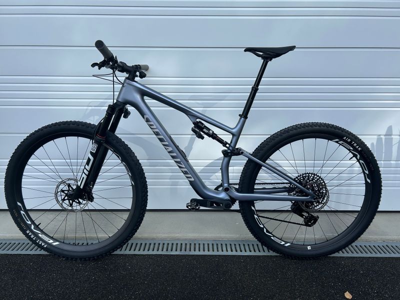 Used Specialized Epic 8 Pro 2026 2026 Mountainbike, Light Gray, 29 — image 3 of 6
