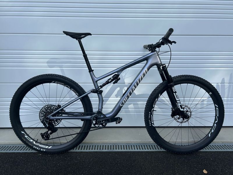 Used Specialized Epic 8 Pro 2026 2026 Mountainbike, Light Gray, 29 — image 1 of 6