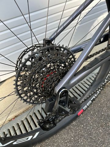 Used Specialized Epic 8 Pro 2026 2026 Mountainbike, Light Gray, 29 — image 5 of 6