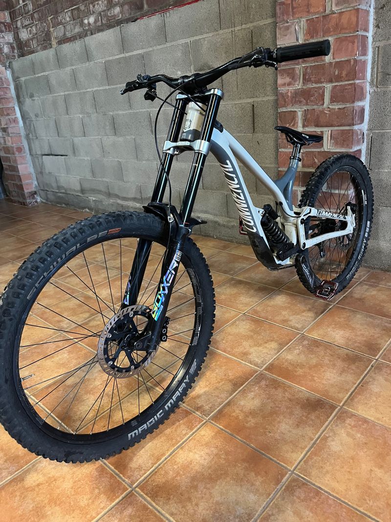 Tweedehands Commencal Supreme SRAM GX DH 2021 Mountainbike — afbeelding 10 van 10
