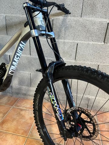 Tweedehands Commencal Supreme SRAM GX DH 2021 Mountainbike — afbeelding 3 van 10