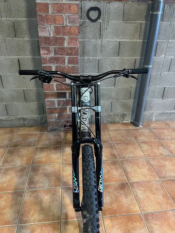 Tweedehands Commencal Supreme SRAM GX DH 2021 Mountainbike — afbeelding 6 van 10