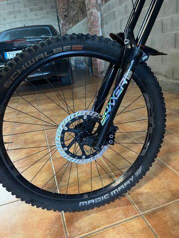 Tweedehands Commencal Supreme SRAM GX DH 2021 Mountainbike — afbeelding 7 van 10