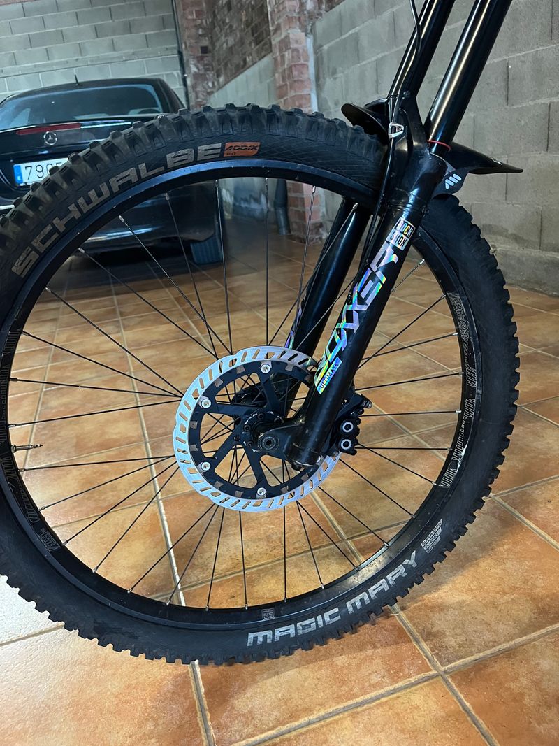 Tweedehands Commencal Supreme SRAM GX DH 2021 Mountainbike — afbeelding 7 van 10