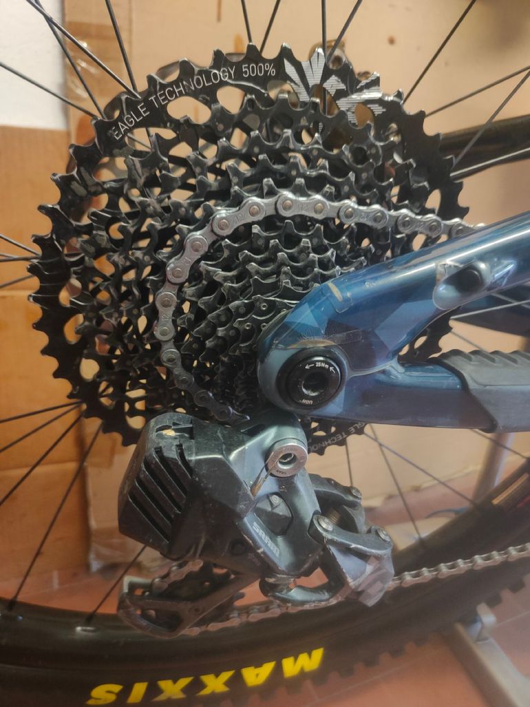 Used Santa Cruz HECKLER X01 AXS RSV MX / Carbon CC 2023 2023 Mountainbike — image 3 of 9