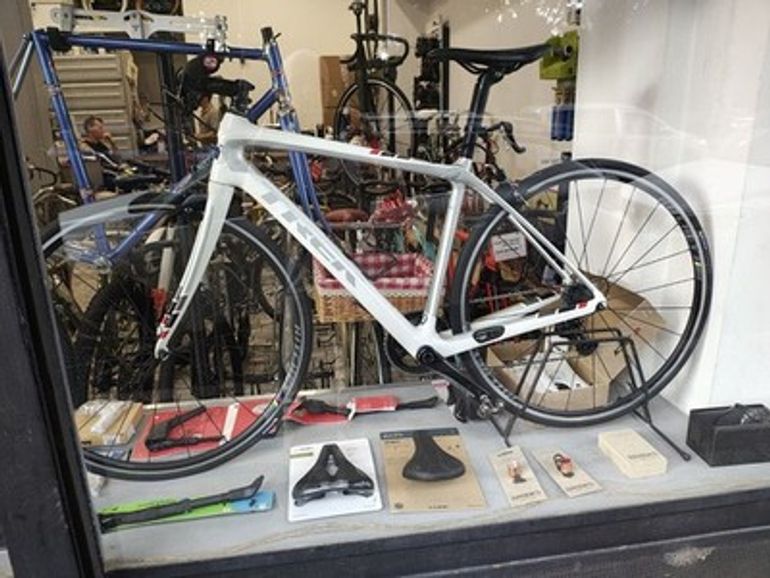 Used Trek Trek Domane SRAM 1x11v Taglia 52 7,2 Kg *speciale* 2020 2020 Urban, White — image 1 of 9