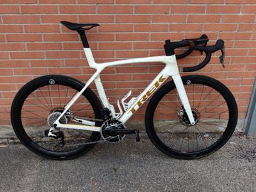 Used Trek Madone SLR 9 AXS Gen 8 2025 2025 Road & Gravel