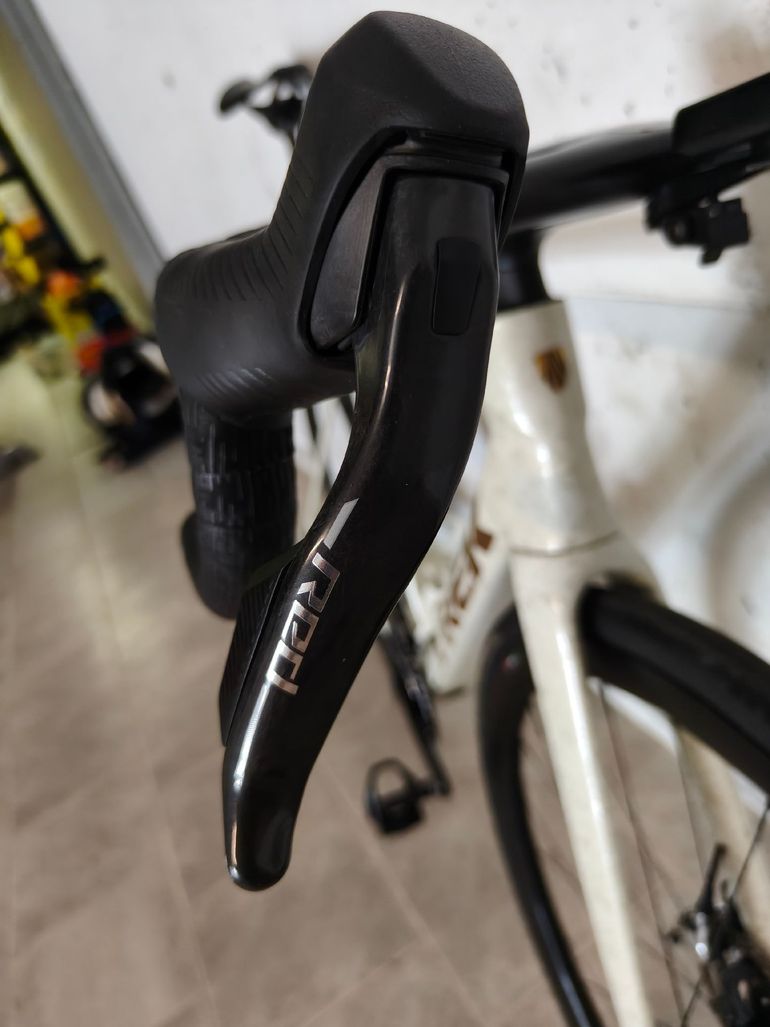Used Trek Madone SLR 9 AXS Gen 8 2025 2025 Road & Gravel — image 10 of 11