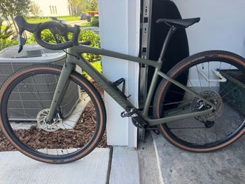 Used Specialized Diverge Comp Carbon 2025 2025 Road & Gravel, Green — image 2 of 6
