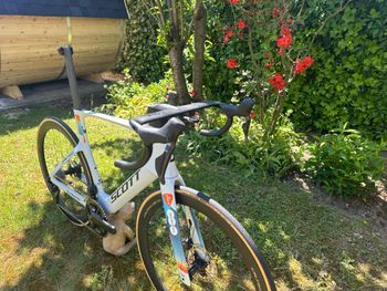 Used Scott Foil RC 10 2024 2024 Road & Gravel, White — image 4 of 14
