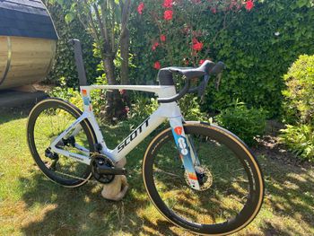 Used Scott Foil RC 10 2024 2024 Road & Gravel, White — image 2 of 14