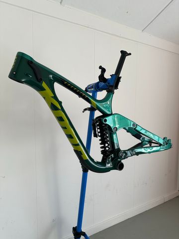 Kona Operator CR 2021 Frameset 2021 Mountainbike de segunda mano, Verde — imagen 4 de 6