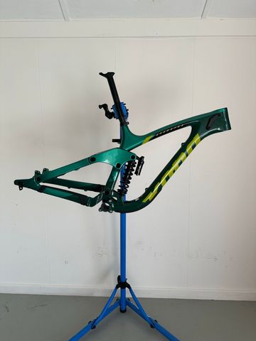 Kona Operator CR 2021 Frameset 2021 Mountainbike de segunda mano, Verde — imagen 2 de 6