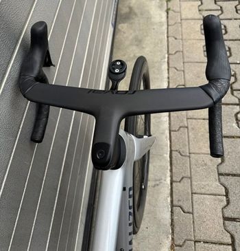 Used Specialized Tarmac SL8 Pro - Shimano Ultegra Di2 2025 2025 Road & Gravel — image 2 of 6