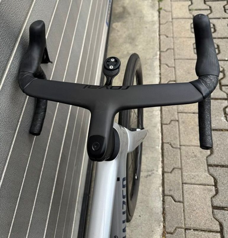 Used Specialized Tarmac SL8 Pro - Shimano Ultegra Di2 2025 2025 Road & Gravel — image 2 of 6