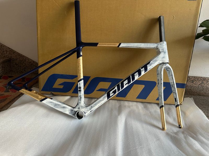 Used Giant TCR Advanced SL Frameset 2026 Frameset 2026 Road & Gravel, White — image 8 of 15