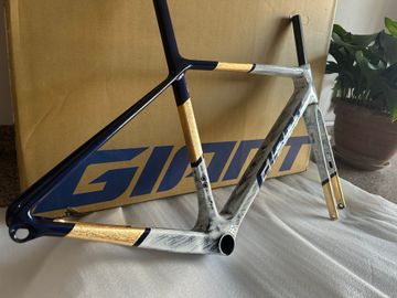 Used Giant TCR Advanced SL Frameset 2026 Frameset 2026 Road & Gravel, White — image 1 of 15