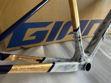 Used Giant TCR Advanced SL Frameset 2026 Frameset 2026 Road & Gravel, White — image 5 of 15